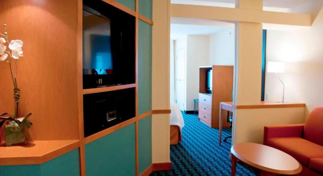 Люкс Fairfield Inn & Suites Ames