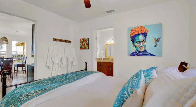 Stunning Hill Country Haus - Minutes From Main St!