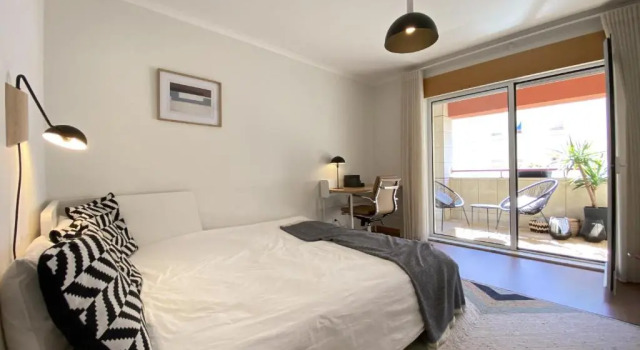 Premium Flat in Upscale Area, Balcony, Parking, Забронировать Отель Лумиар Лиссабон, рядом с Лумьяр