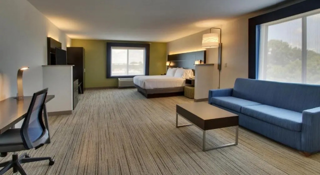 Двухместный номер Deluxe Holiday Inn Express Hotel & Suites Morris by IHG