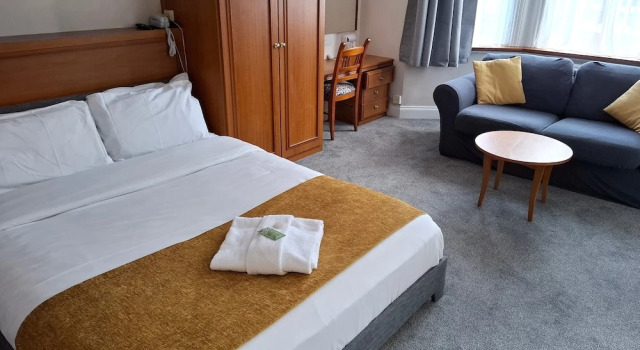 Люкс Comfort Russell Hotel