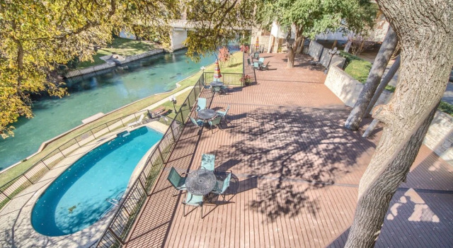 Ic 316 Riverfront Bliss 2 Bedroom Condo by RedAwning, Забронировать Апартаменты/квартира Апартаменты Нью-Браунфелс, рядом с Аквапарк Шлиттербан, Апартаменты/квартира
