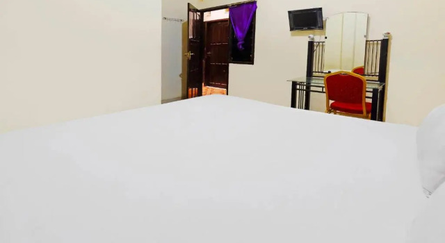 Wisma Idola Palopo, Book Hotel Hotels in Sulawesi with Parking, Parking