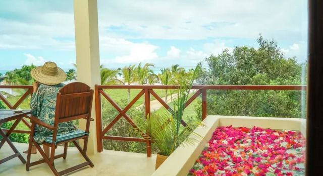 Полулюкс Deluxe Raffia Boutique Hotel