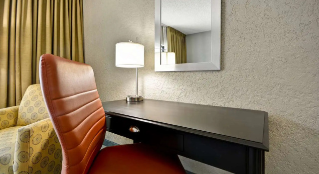 Двухместный номер DoubleTree by Hilton Phoenix North
