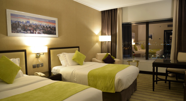 Holiday Inn Jeddah Al Salam, Buchen Sie Hotel Hotels in Provinz Mekka mit Parkplatz, Parkplätze