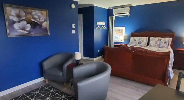Dans Les Bras de Memphré, Prenota Hotel Magog Québec