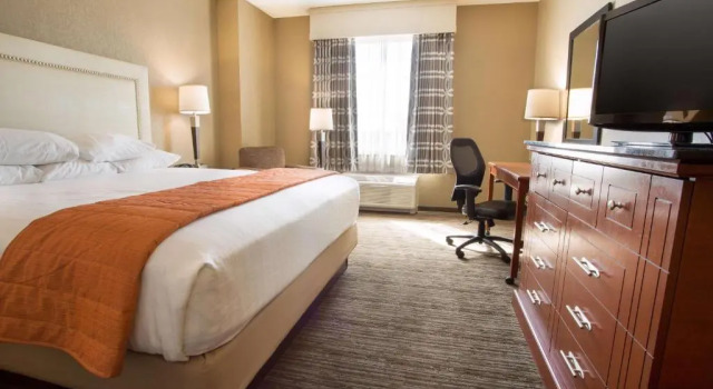 Номер Superior Drury Inn & Suites Cincinnati Sharonville