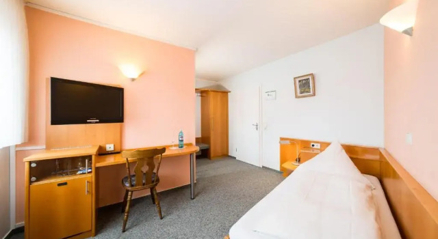 Трёхместный номер Standard Hotel Restaurant Vater Rhein