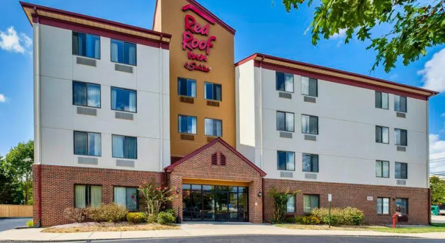 Кровать в общем номере Red Roof Inn & Suites Dover Downtown