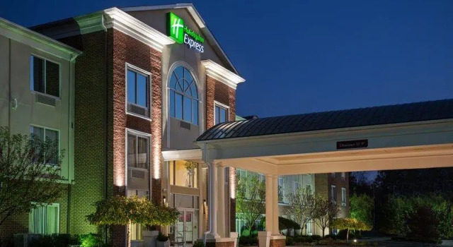 Люкс c 1 комнатой Holiday Inn Express Hotel & Suites Youngstown North-Warren/Niles by IHG