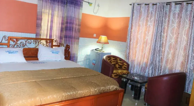 Last Born Hotel, Prenota Hotel Uyo 