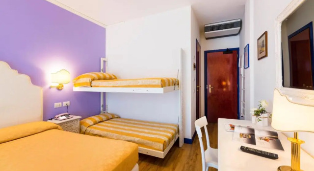 Четырёхместный номер Standard Hotel Miramare