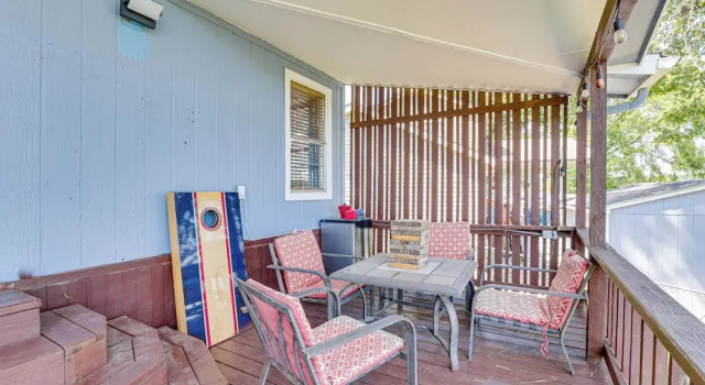 Коттедж Lakefront Escape w/ Game Room & Dock in Mabank!