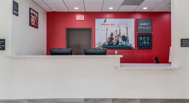 Red Lion Inn & Suites Katy, Book Hotel Hoteller i Katy med parkering, Parkering