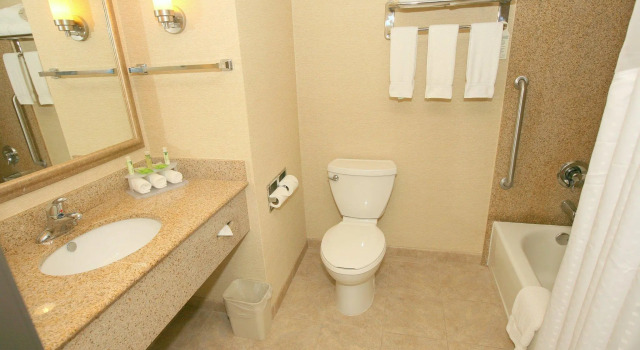 Четырёхместный номер Standard Holiday Inn Express San Diego South - Chula Vista by IHG