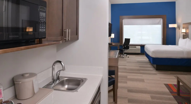 Семейный люкс Holiday Inn Express & Suites Houston E - Pasadena by IHG