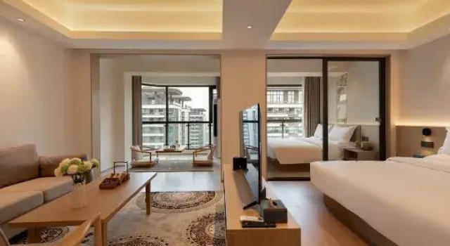 Suite mit Stadtblick EzzI Hotel
