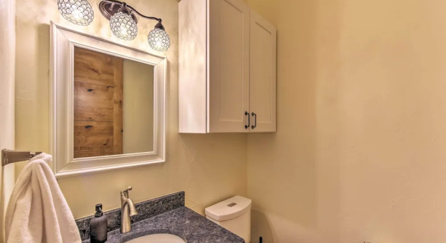 Коттедж с 3 комнатами Buena Vista Home w/ Mtn Views, Walk to Main St