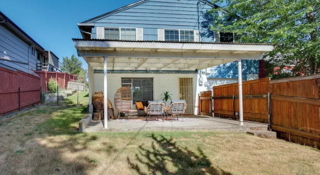 Коттедж c 1 комнатой Updated Tacoma Home w/ Fire Pit!