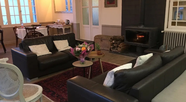 Les Terres Rouges, Rezervovat Hotel Guillaumes 