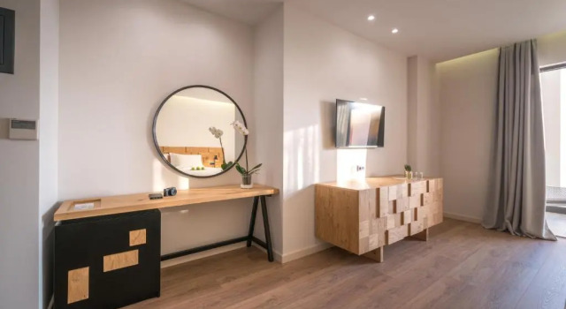 Трёхместный номер Standard с балконом и с видом на море Glow Boutique Hotel & Suites