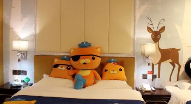 Семейный тент Golden Phoenix Hotel Luohe