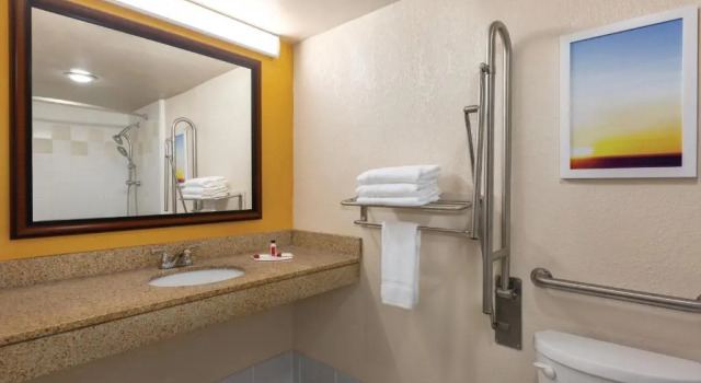Двухместный номер enVision Hotel Miami International Airport