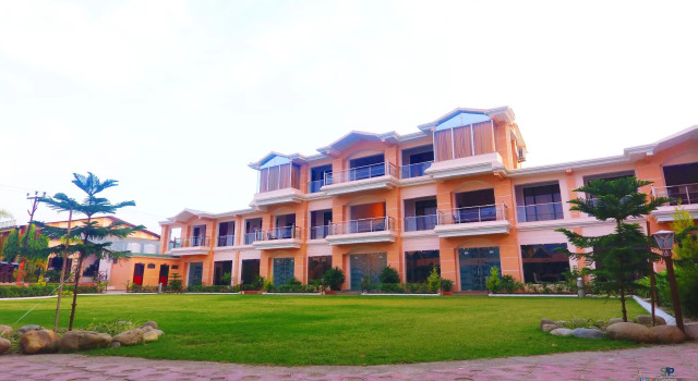 La Bellevue (Club & Resort), Rezerwuj Hotel Hotele w Kotabagh z basenem, Basen
