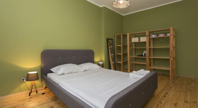 Colorful 2bdr Apartment in the City Center, Book Apartment Bov Sofia