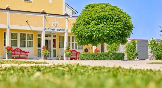 Golfhotel Gutshof Penning, Rezervați Hotel Hoteluri în Bavarian Forest cu mese, Demipensiune / Pensiune completă