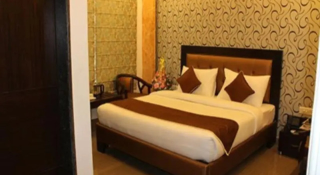 Номер Premium Collection O Kalka Ji Formerly Hotel Gera