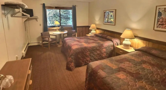Четырёхместный номер Standard Mountain Sports Inn