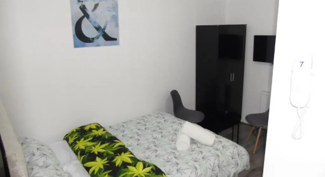Luxurious Stay, Забронировать Отель Болтон 