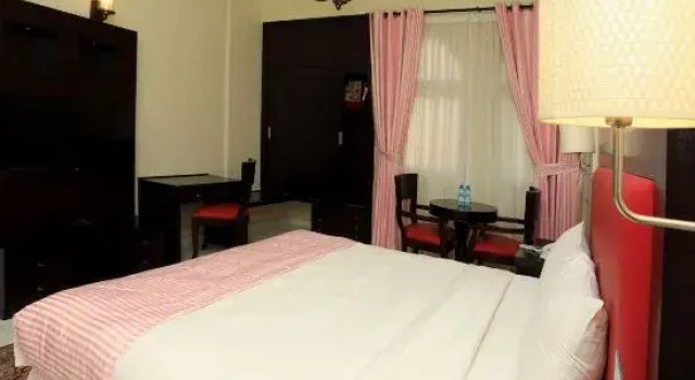 Royal Suite 1 Schlafzimmer Remas Hotel Suites - Al Khoudh, Seeb, Muscat