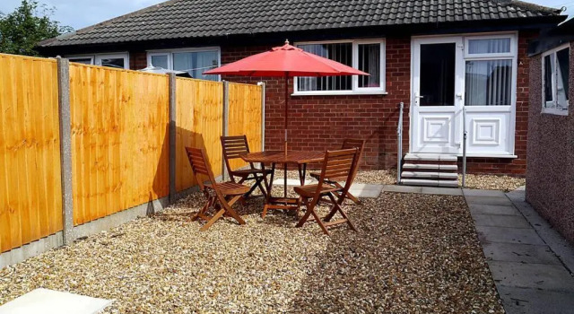 Bee Bungalow in Blackpool, Book Hotel Blackpool Lancashire