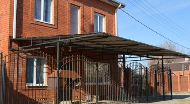 Resthouse, Забронировать Отель Отели в центре Астрахани с завтраком, отели в центре Астрахани с завтраком