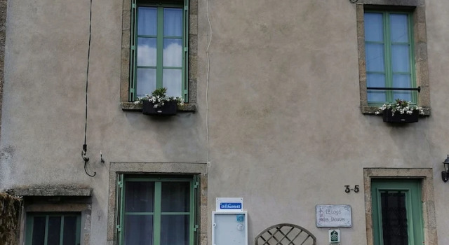Logis des Douves, Rezerwuj Hotel Tiffauges 