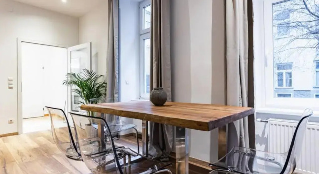 Апартаменты Modern apartment next to subway station