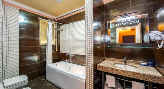 Номер Deluxe Fieri International Hotel