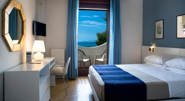 Двухместный номер Standard с балконом и с видом на море Hotel Sinuessa Terme