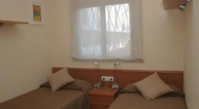 Apartaments Villa Conchi, Забронировать Вилла Отели Ситжес 3 звезды, рядом с Церковь Св. Варфоломея и Св. Текли, 3*