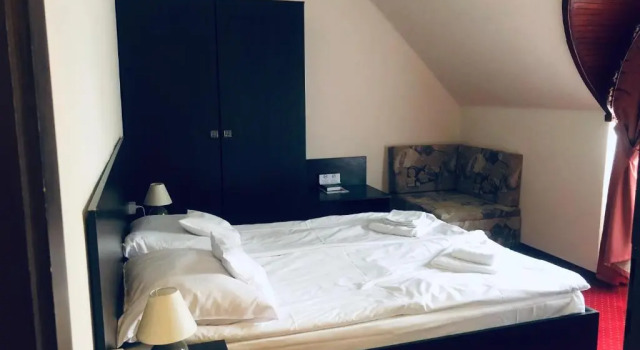 Karikas Hotel, Забронировать Отель Отели Хайдусобосло по системе «всё включено», рядом с Greek Catholic Church, Всё включено
