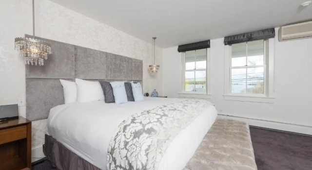Люкс с балконом Camden Harbour Inn a member of Small Luxury Hotels