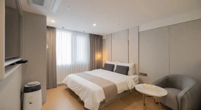 DongRae Denbasta Hotel