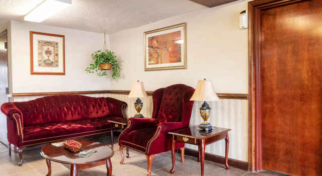 OYO Hotel Adairsville Hwy 140