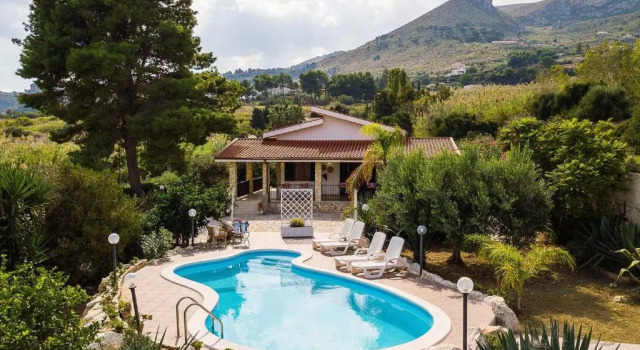 Villa La Randa, Забронировать Вилла Отели Кастелламмаре-дель-Гольфо с парковкой, Парковка