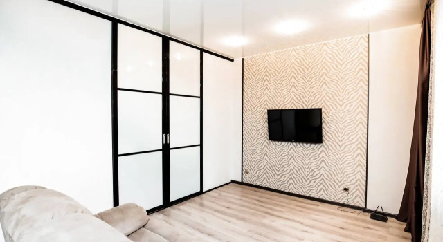 Pritomskij 7/7 Dvuhkomnatnye apartamenty biznes-klassa s vidom na Tom', Забронировать Апартаменты/квартира Центральный район Кемерово