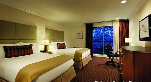 Четырёхместный люкс Executive Suites Hotel & Conference Center, Metro Vancouver