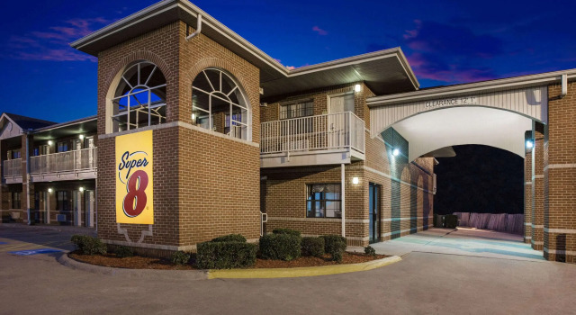 Super 8 by Wyndham Cabot, Boek Mini-hotel Hotels in Missouri met zwembad, Zwembad